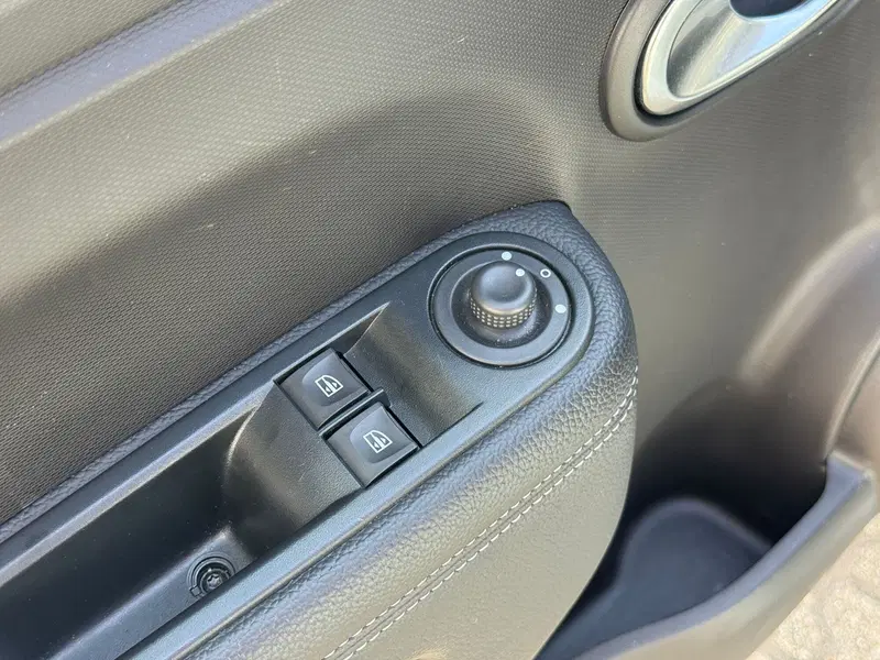 Renault Twingo usata a Novara (12)