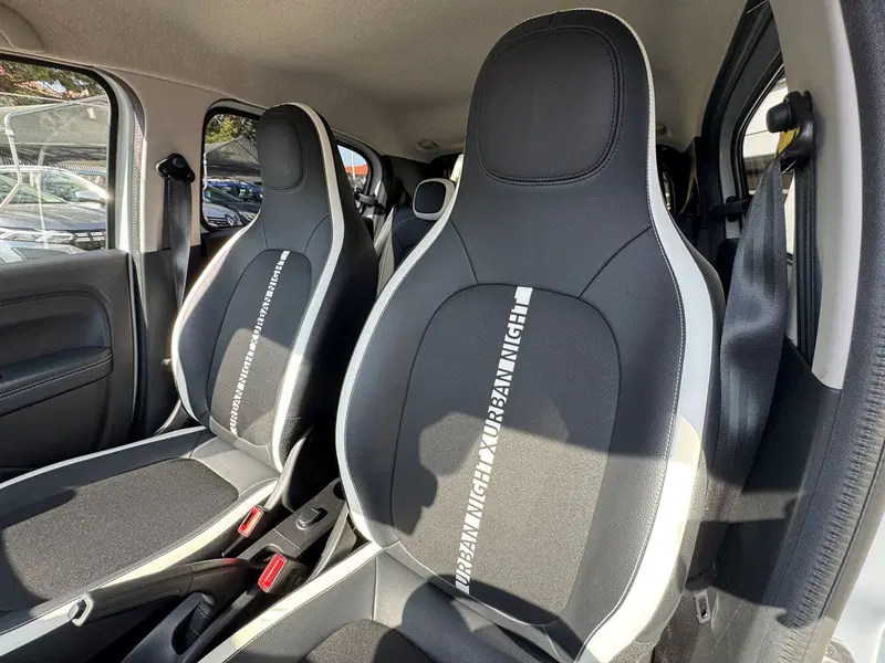 Renault Twingo usata a Novara (7)