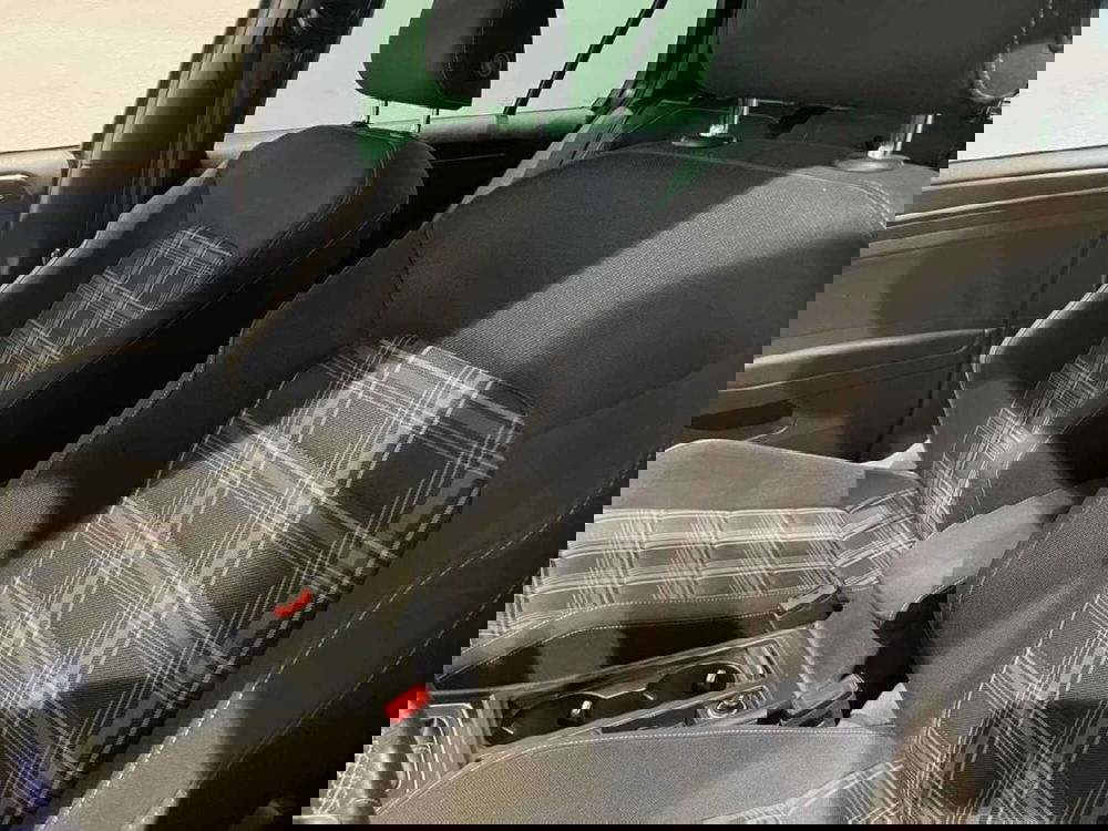 Volkswagen Golf usata a Genova (11)