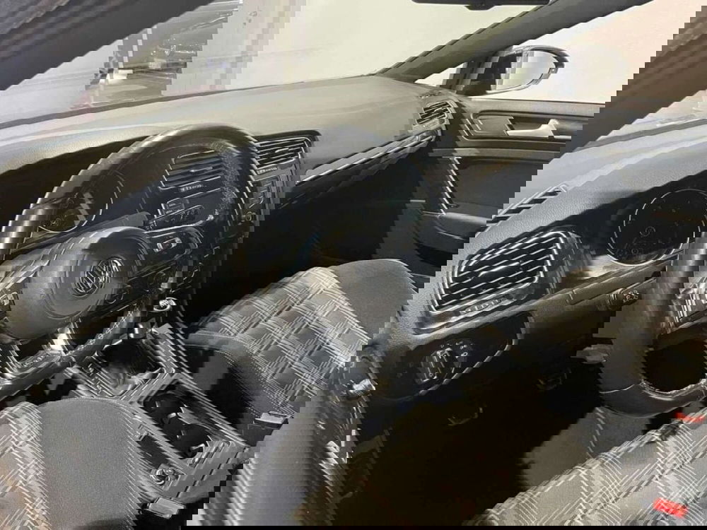 Volkswagen Golf usata a Genova (8)