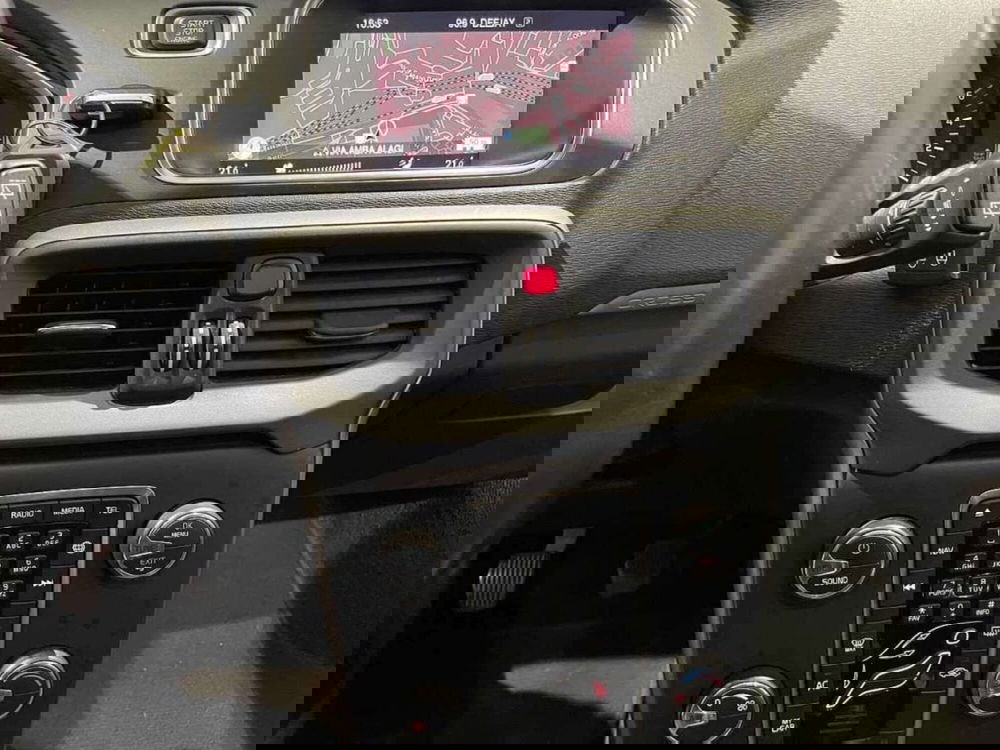 Volvo V40 Cross Country usata a Genova (12)