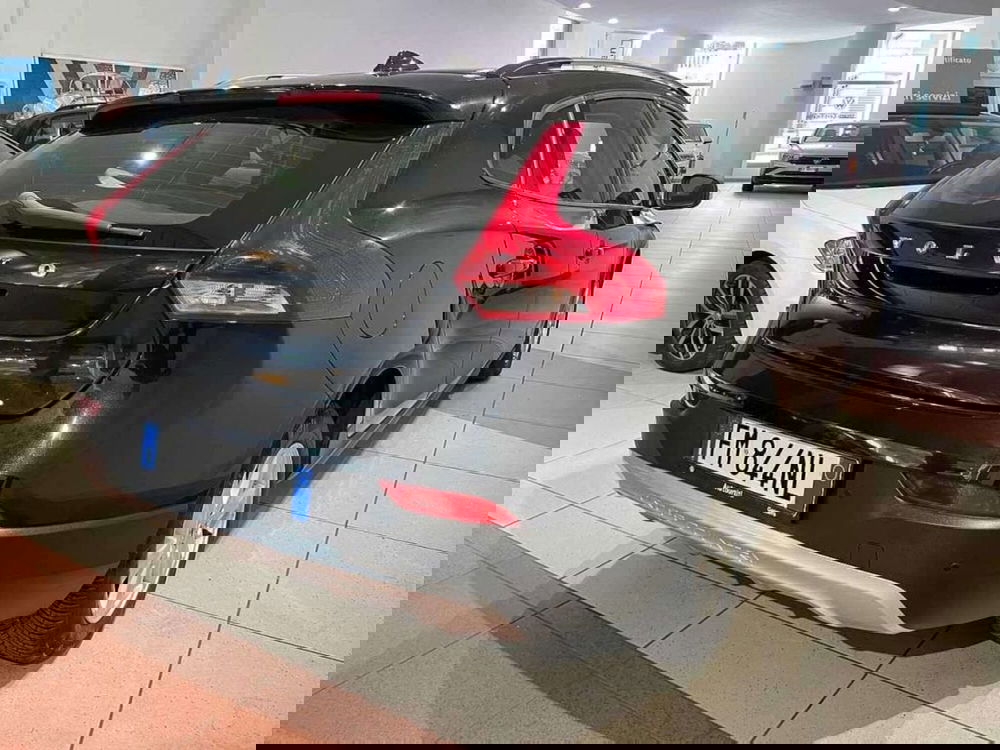 Volvo V40 Cross Country usata a Genova (5)