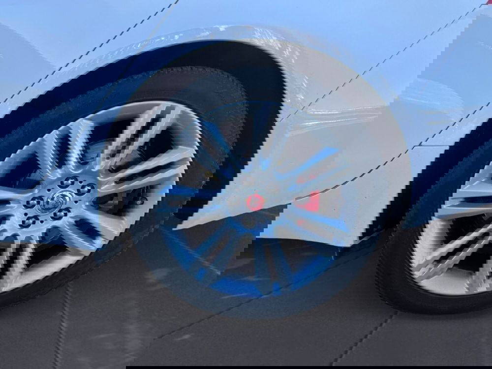 Jaguar XE usata a Verona (7)