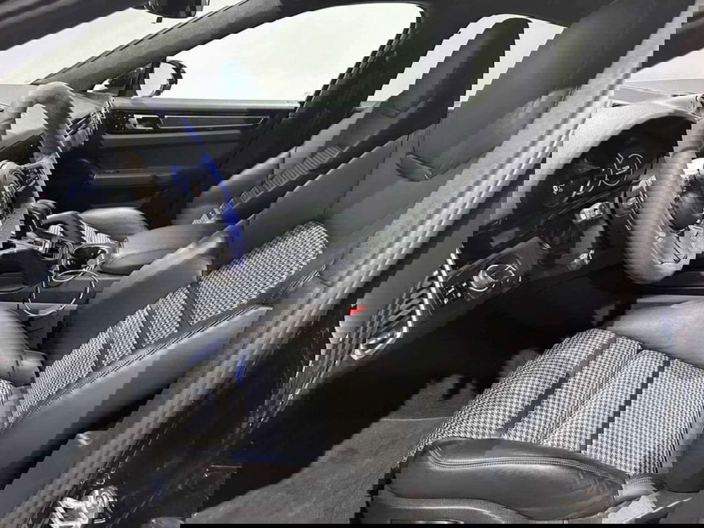 Porsche Cayenne Coupé usata a Genova (4)