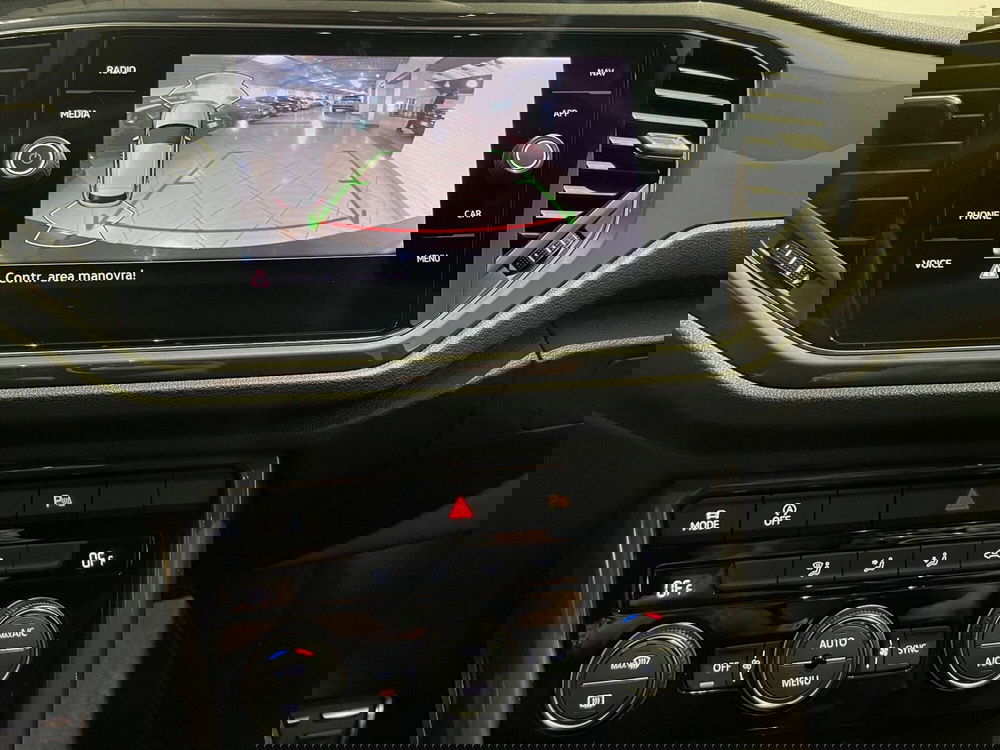 Volkswagen T-Roc usata a Genova (14)