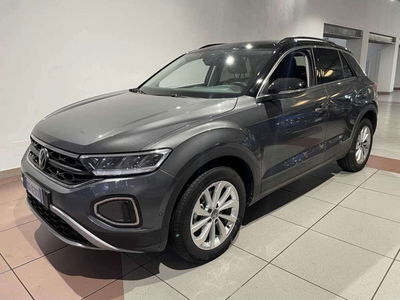 Volkswagen T-Roc 2.0 tdi Life 115cv del 2022 usata a Genova