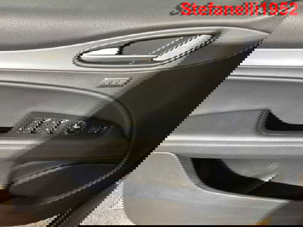 Alfa Romeo Stelvio usata a Bologna (10)