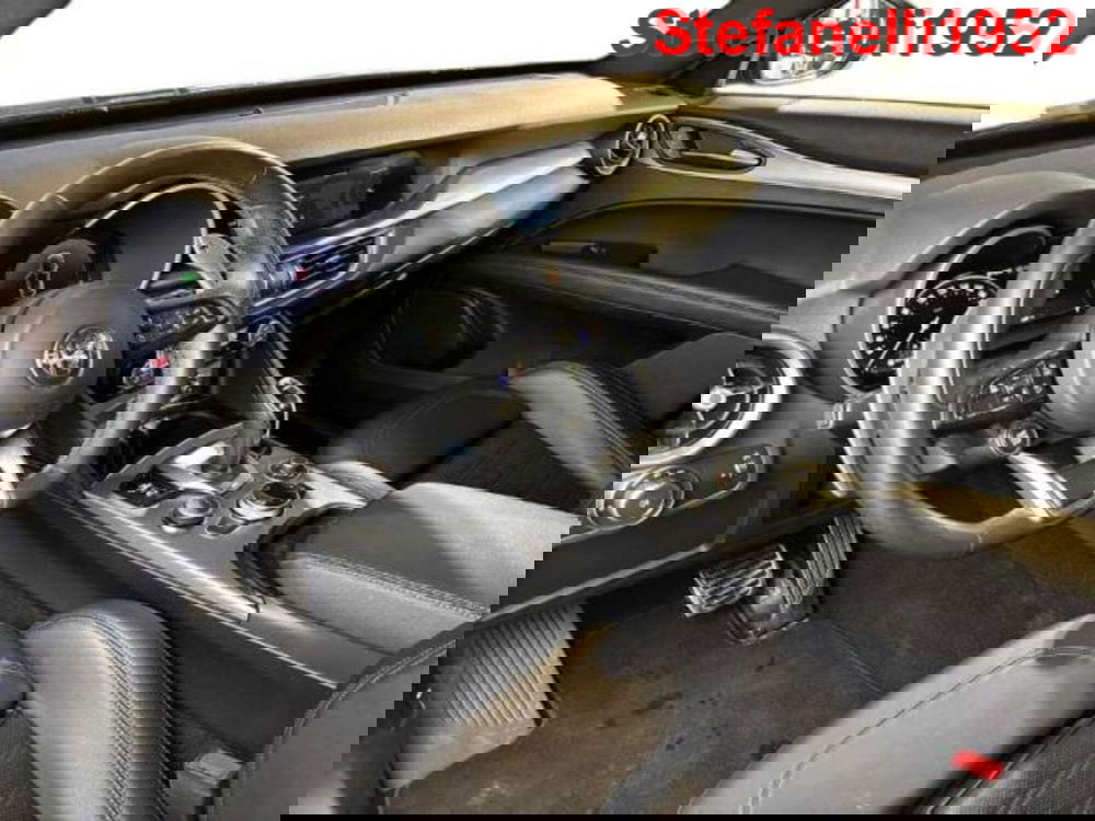Alfa Romeo Stelvio usata a Bologna (11)