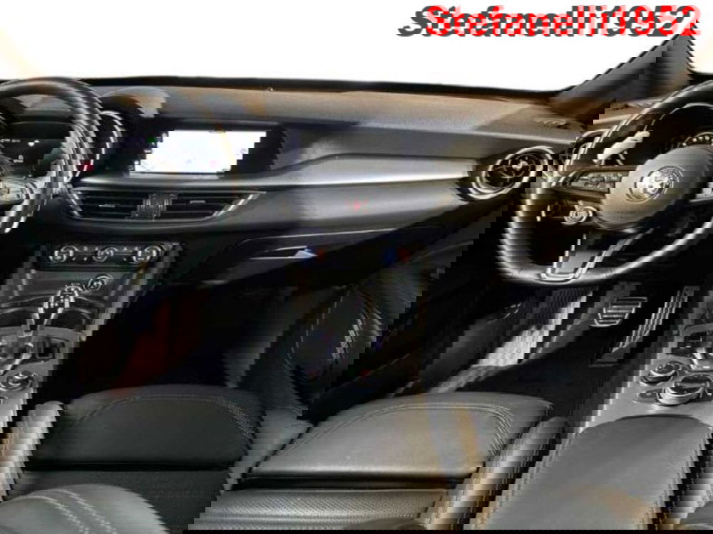 Alfa Romeo Stelvio usata a Bologna (13)