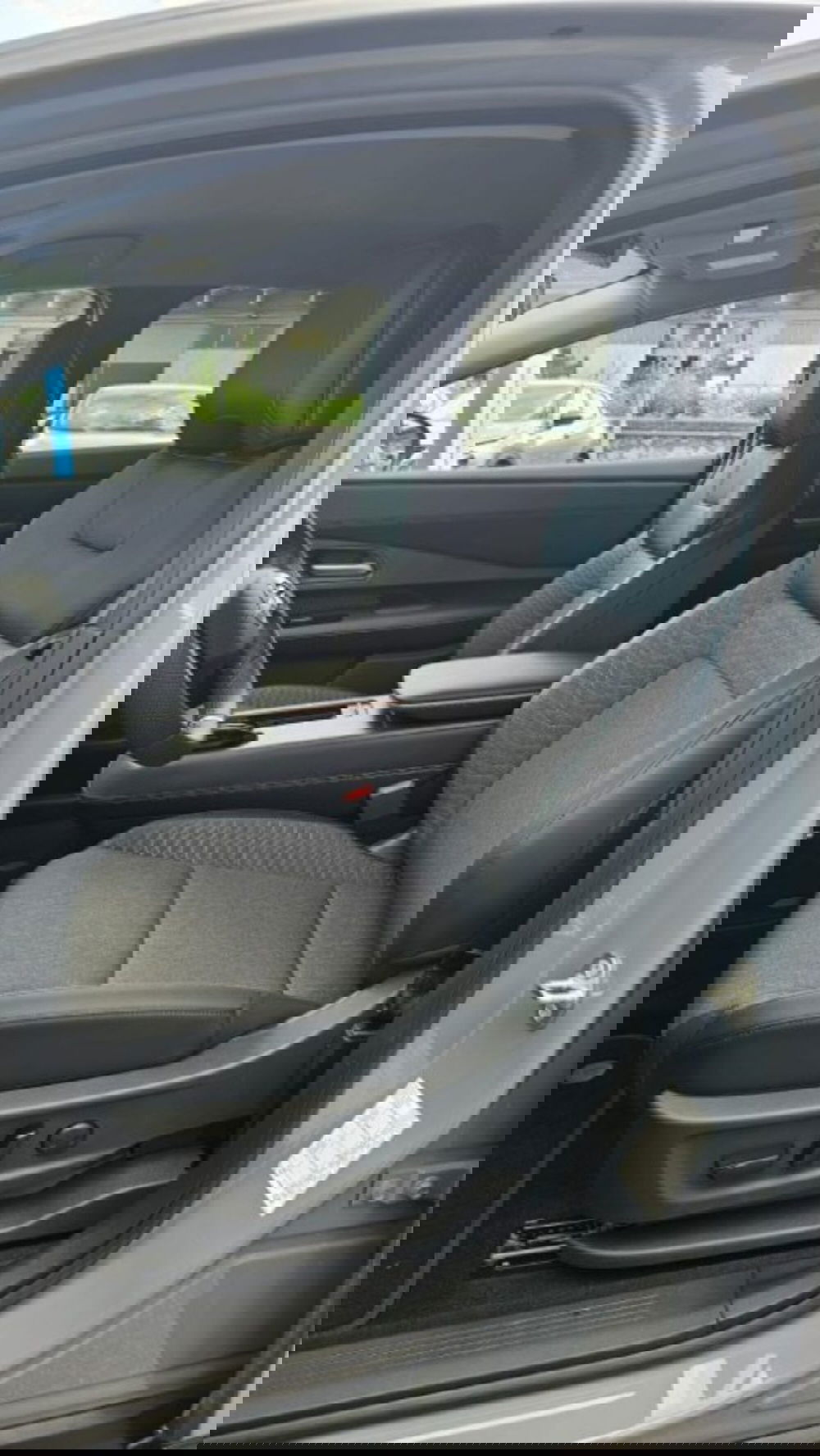 Nissan Ariya nuova a Lucca (12)