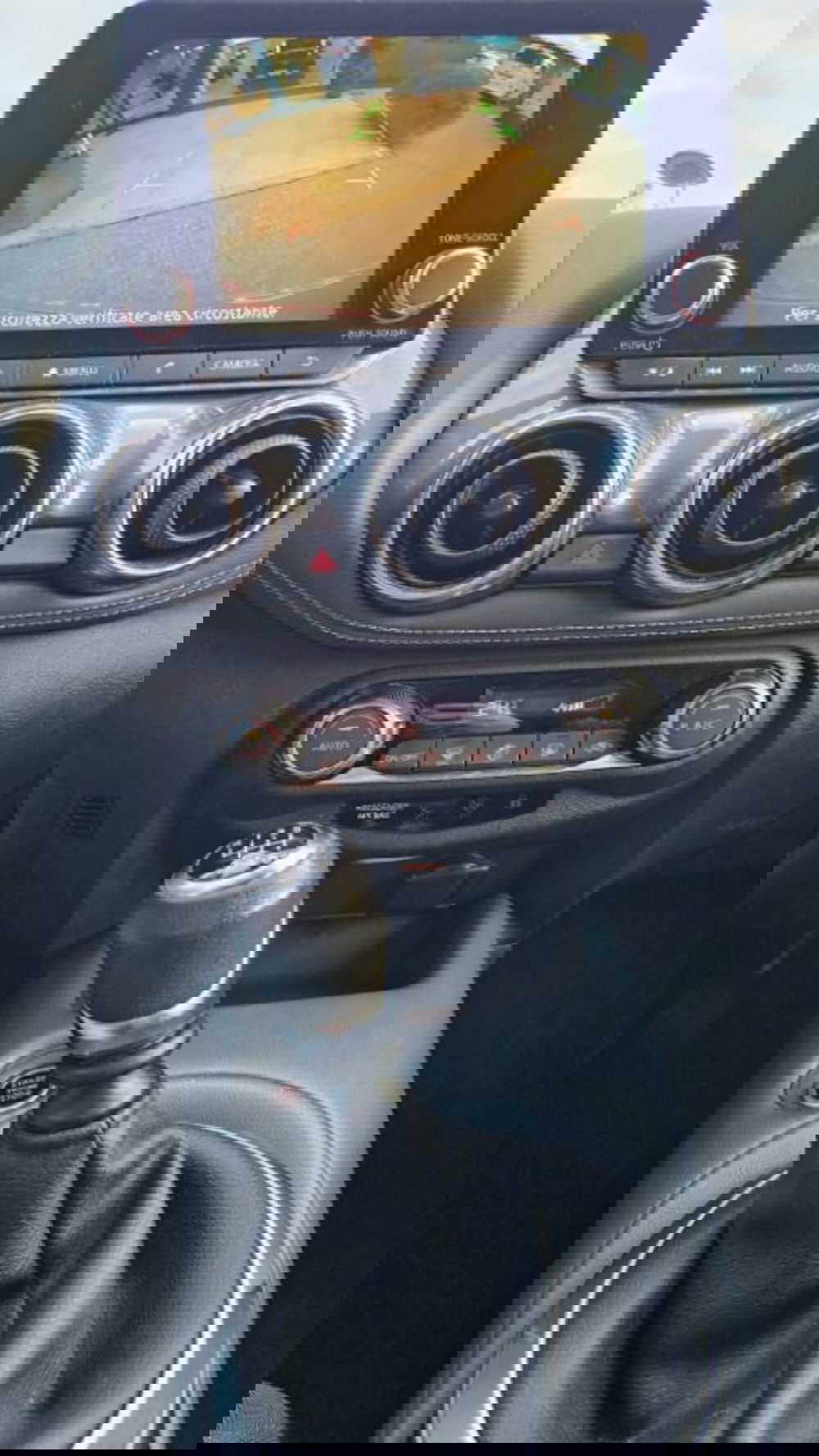 Nissan Juke usata a Lucca (9)