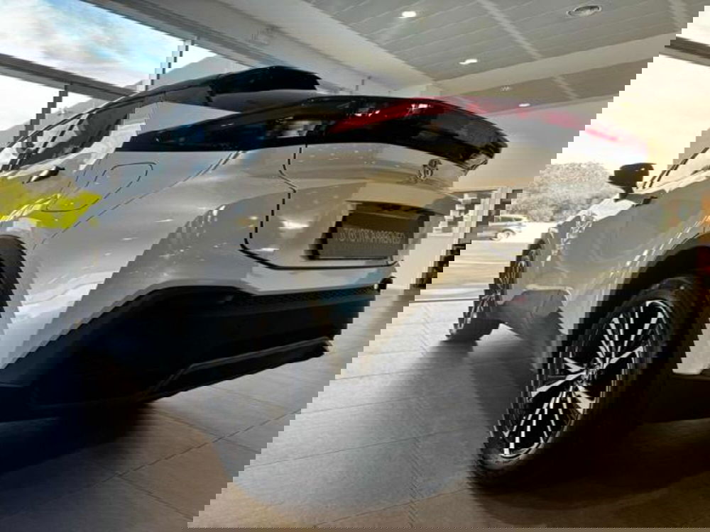 Toyota Toyota C-HR usata a Sassari (7)