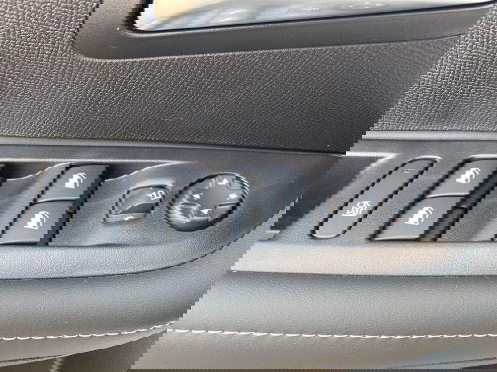 Peugeot 208 nuova a Torino (14)