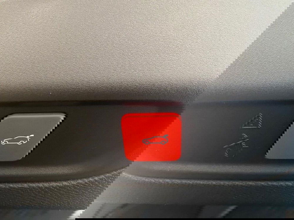 Peugeot 408 nuova a Torino (13)