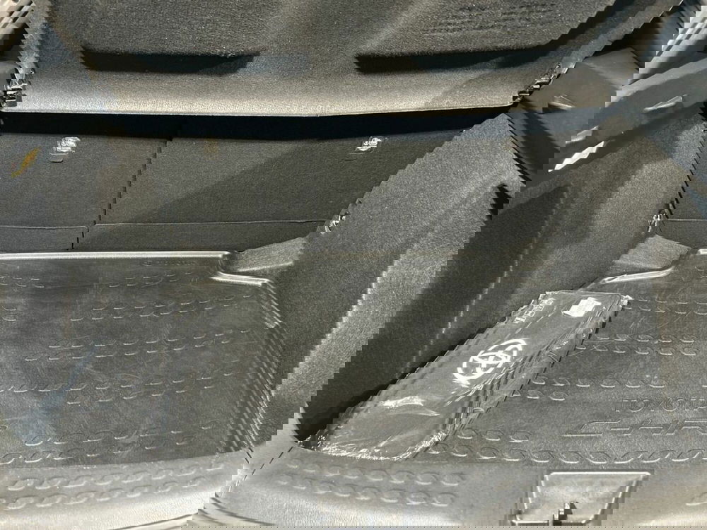 Toyota Toyota C-HR usata a Lecco (13)