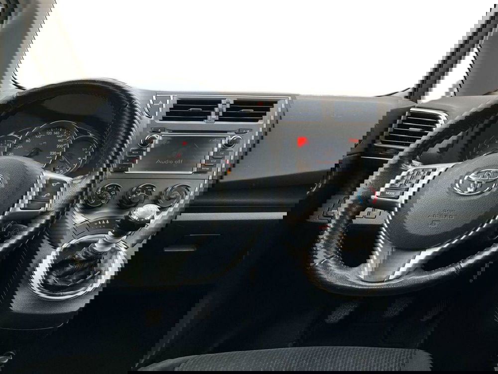 Toyota Verso-S usata a Sondrio (8)