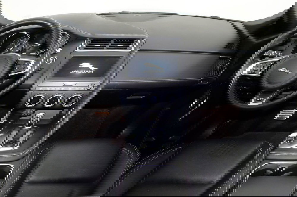 Jaguar E-Pace usata a Torino (4)