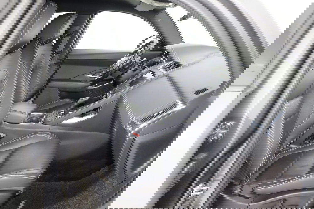 Jaguar E-Pace usata a Torino (5)