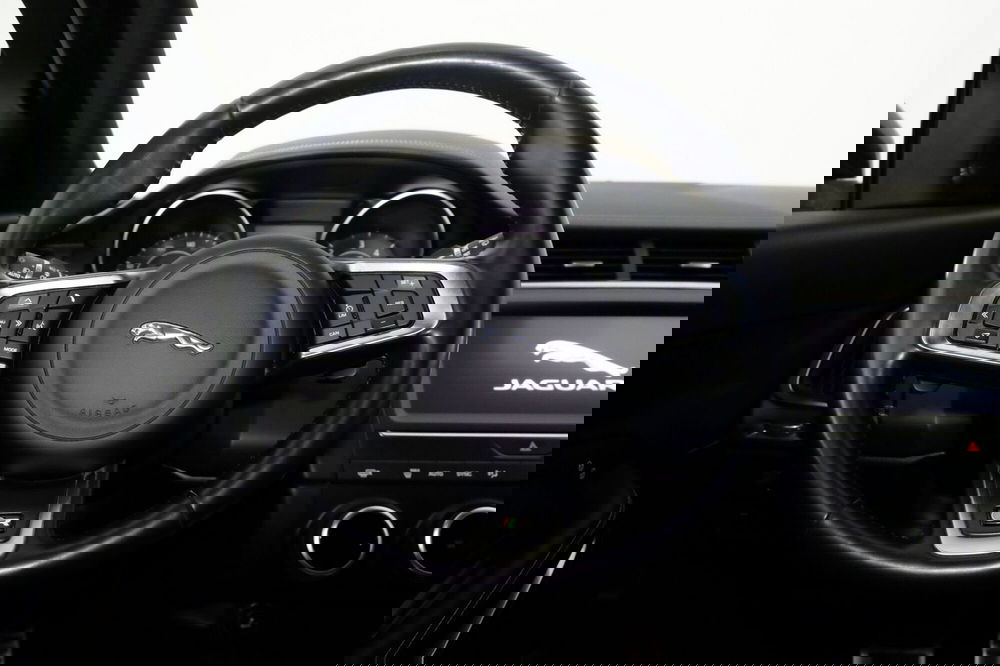 Jaguar E-Pace usata a Torino (9)