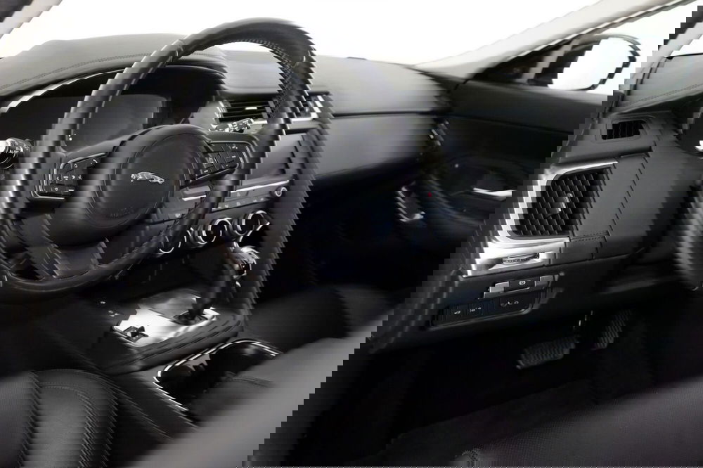 Jaguar E-Pace usata a Torino (17)