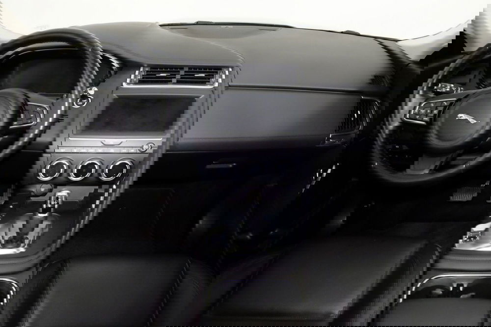 Jaguar E-Pace usata a Torino (4)