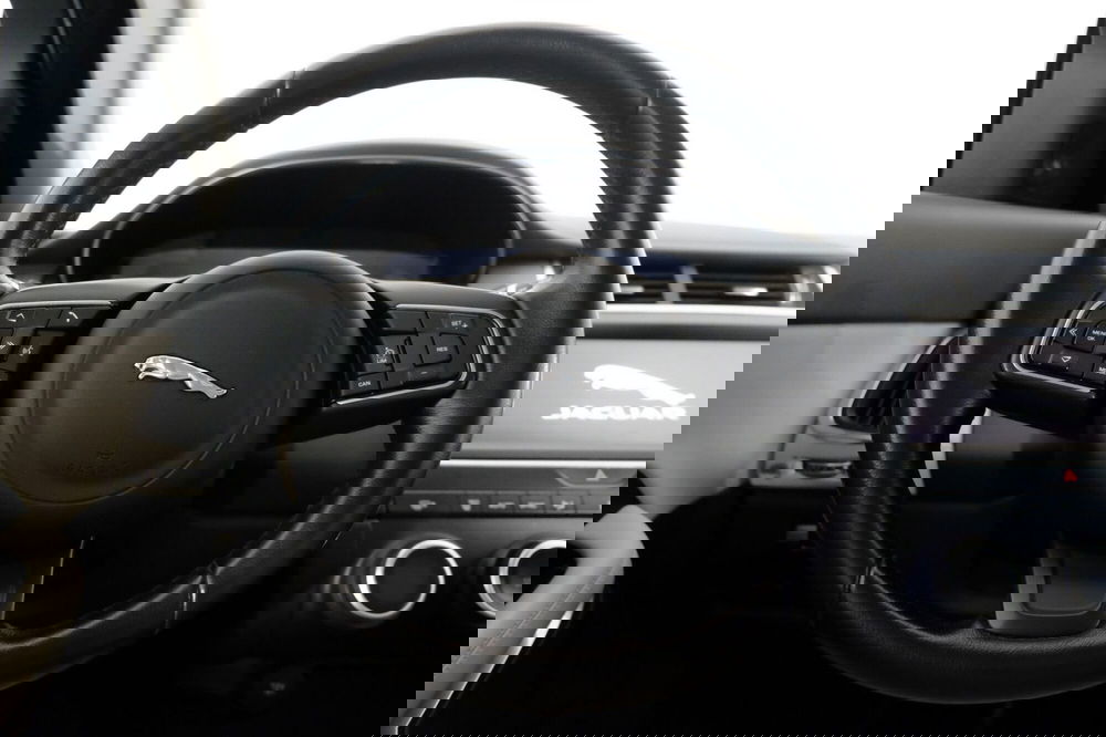 Jaguar E-Pace usata a Torino (10)