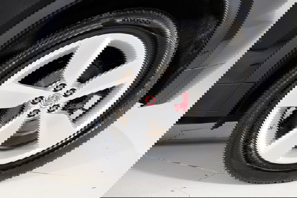 Jaguar E-Pace usata a Torino (14)