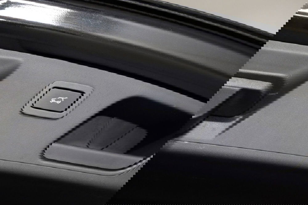 Jaguar E-Pace usata a Torino (19)