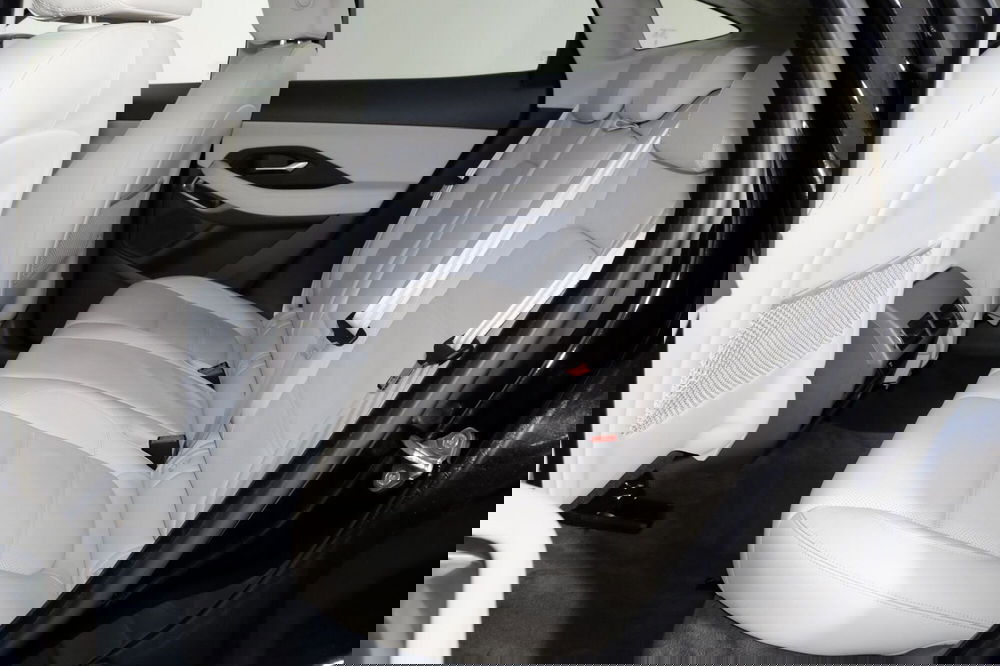 Jaguar E-Pace usata a Torino (7)