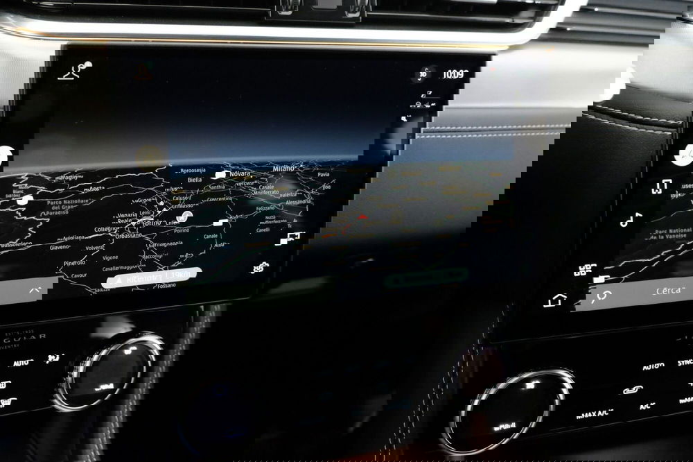 Jaguar F-Pace usata a Torino (12)