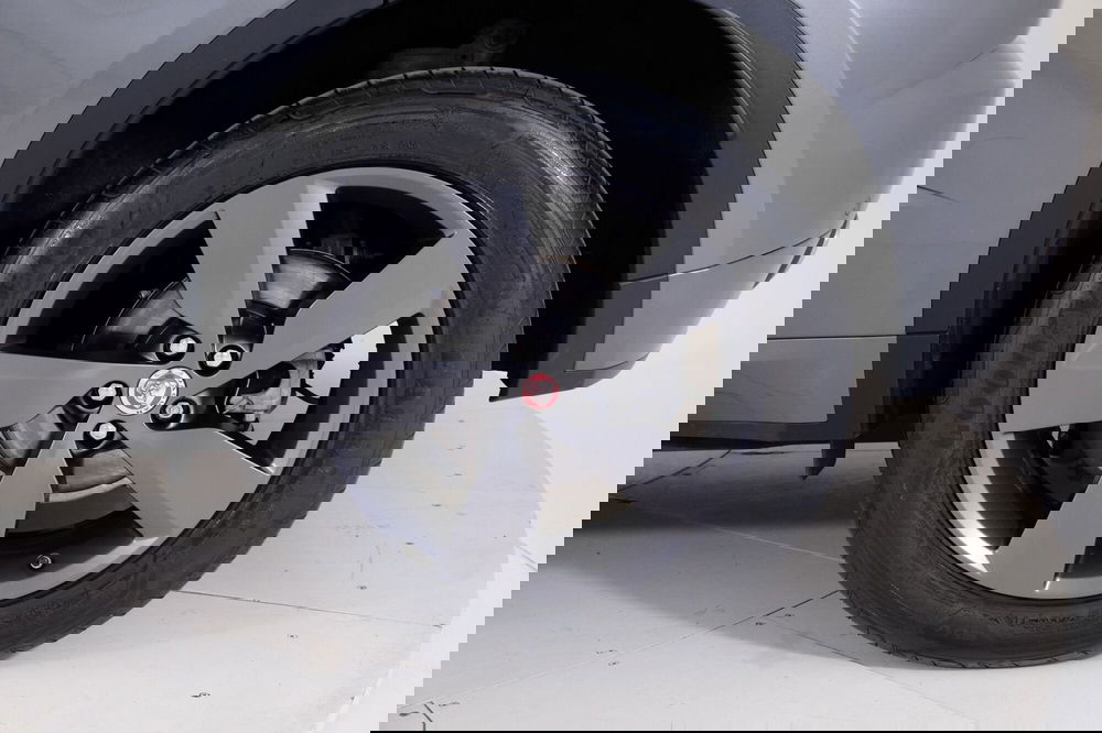 Jaguar E-Pace usata a Torino (14)