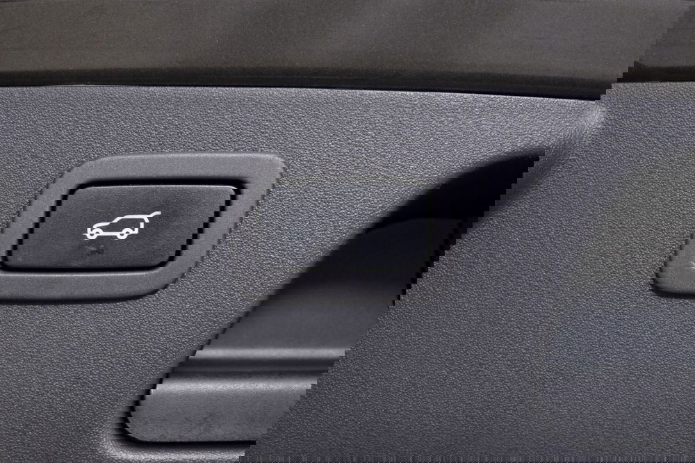 Jaguar E-Pace usata a Torino (19)