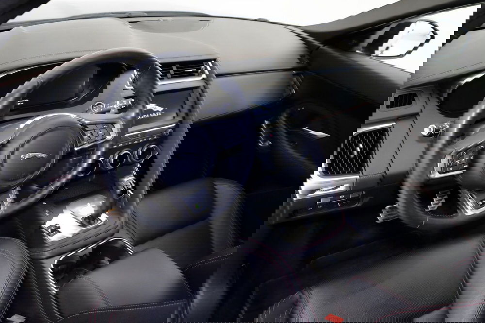 Jaguar E-Pace usata a Torino (6)
