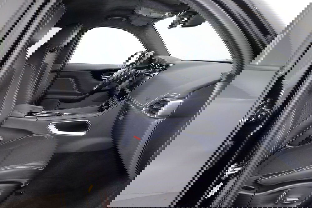 Jaguar F-Pace usata a Torino (3)