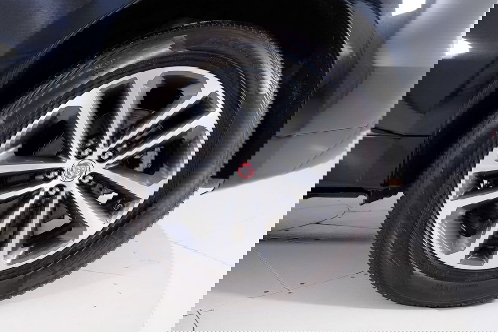 Jaguar F-Pace usata a Torino (9)