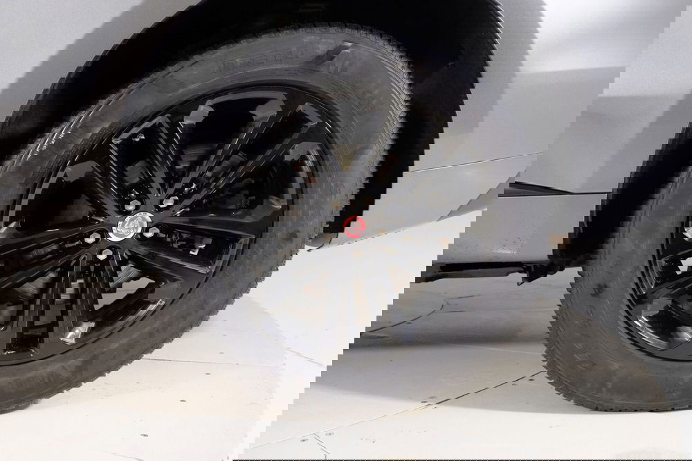 Jaguar F-Pace usata a Torino (9)