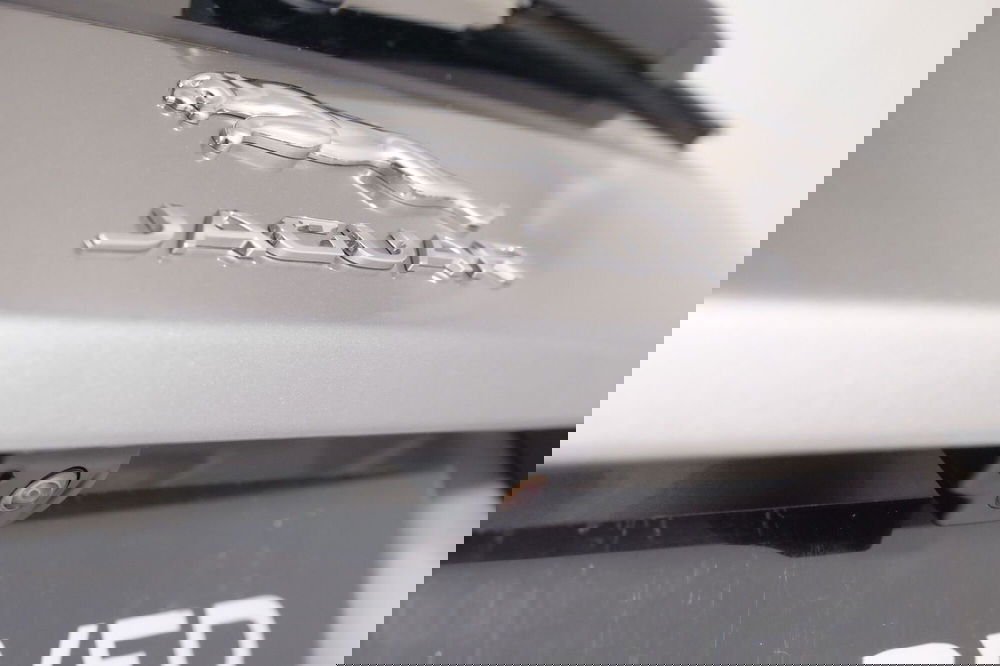 Jaguar E-Pace usata a Torino (18)