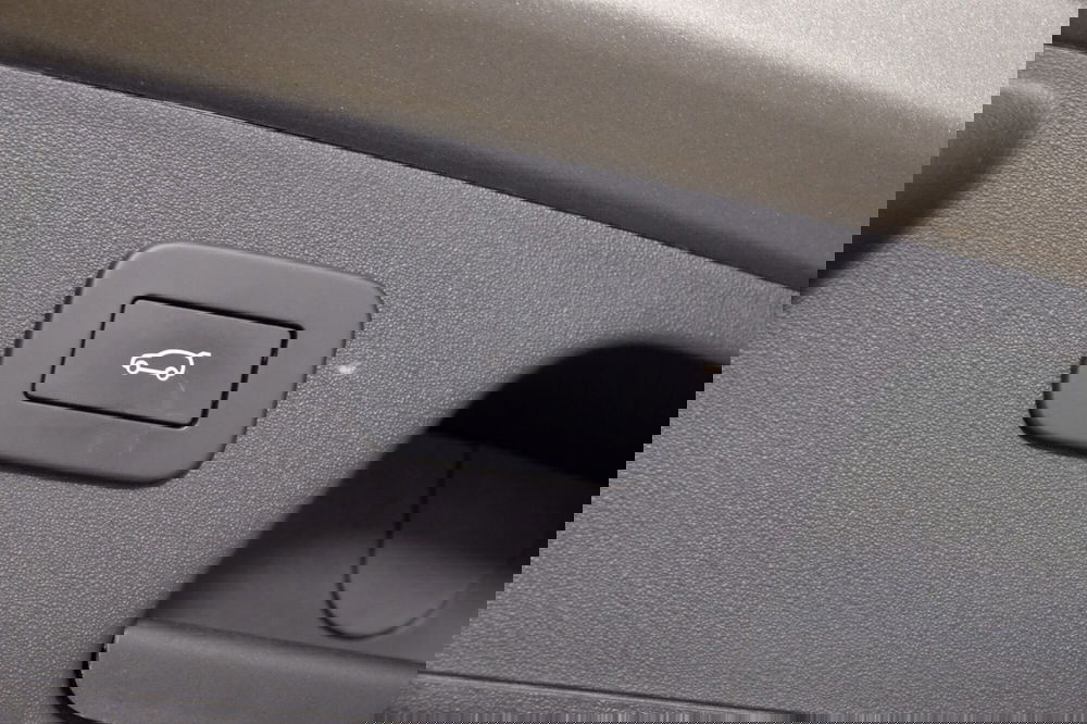 Jaguar E-Pace usata a Torino (19)