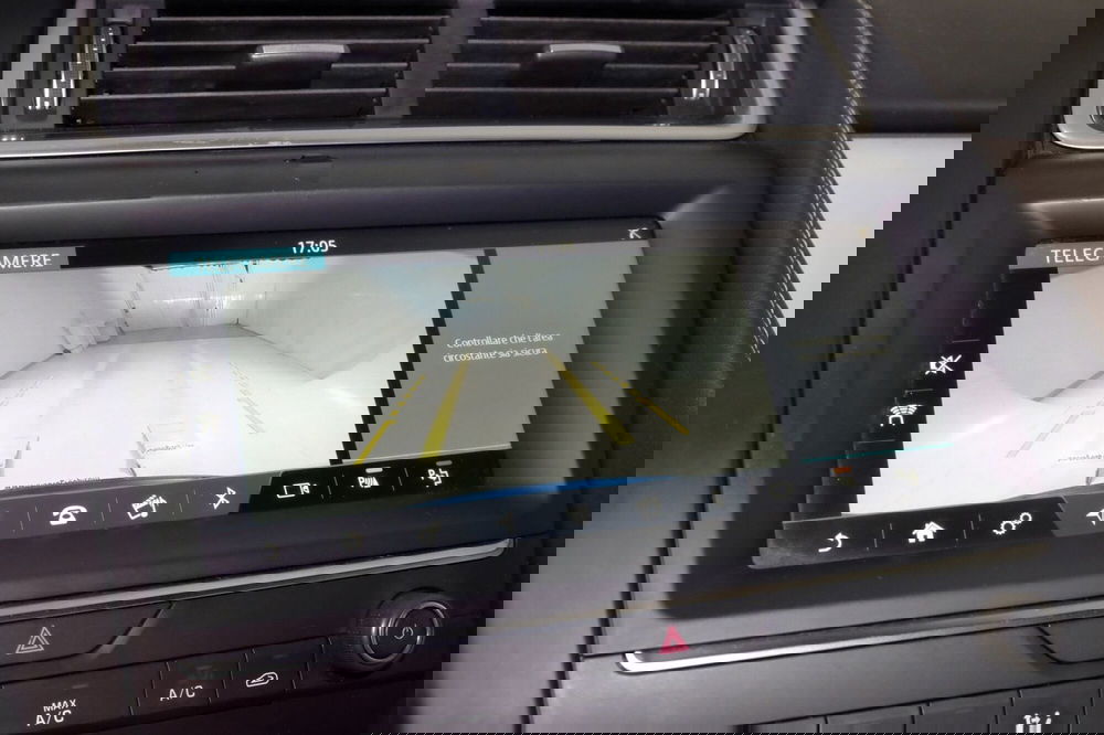 Jaguar E-Pace usata a Torino (16)