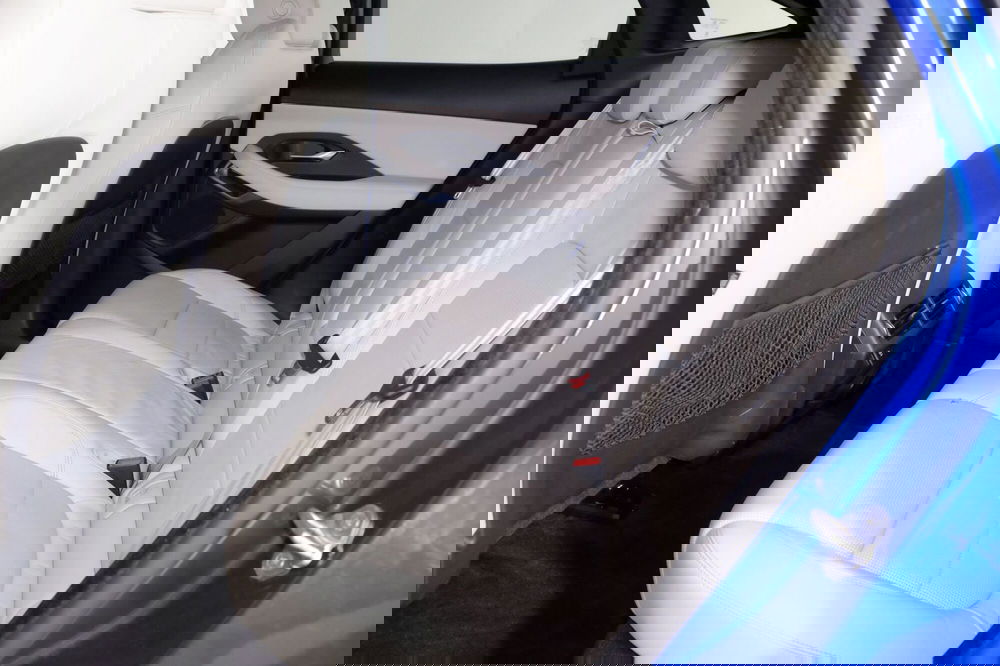 Jaguar E-Pace usata a Torino (7)