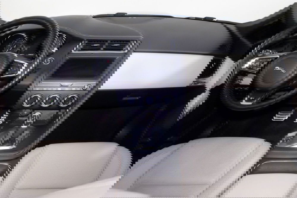 Jaguar E-Pace usata a Torino (8)