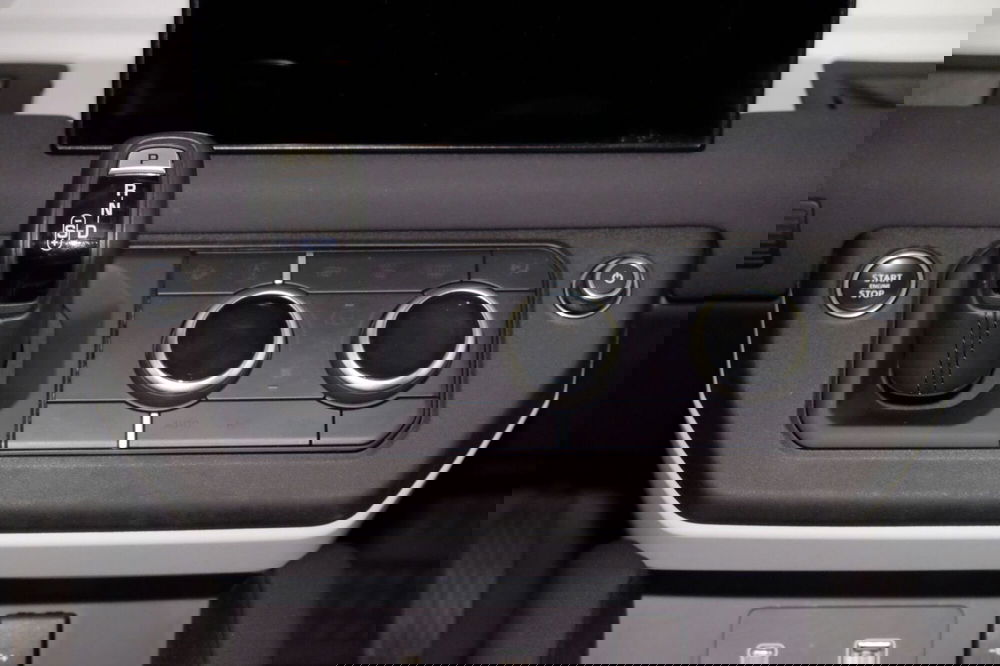 Land Rover Defender usata a Torino (11)