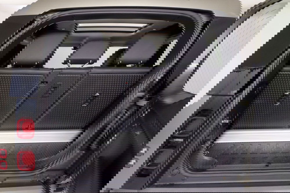 Land Rover Defender usata a Torino (13)
