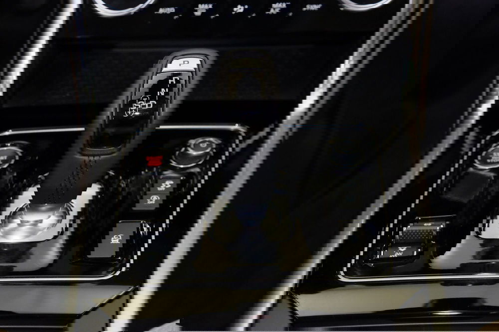 Jaguar XE usata a Torino (11)