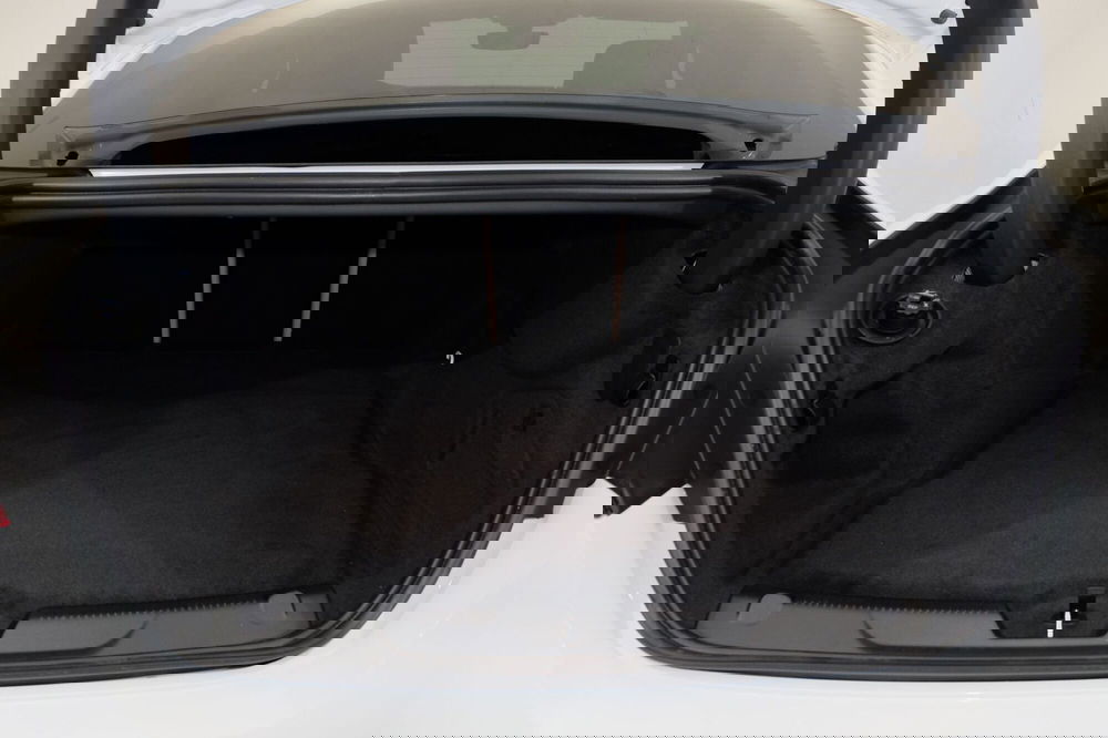 Jaguar XE usata a Torino (13)