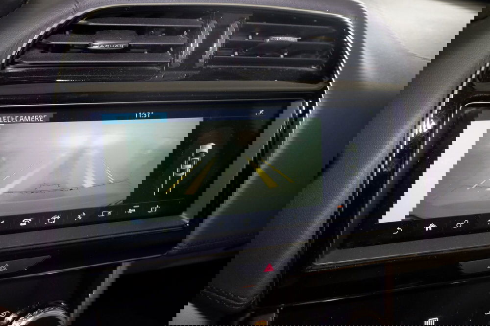 Jaguar XE usata a Torino (16)