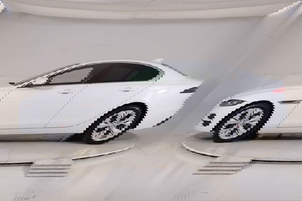 Jaguar XE usata a Torino (6)