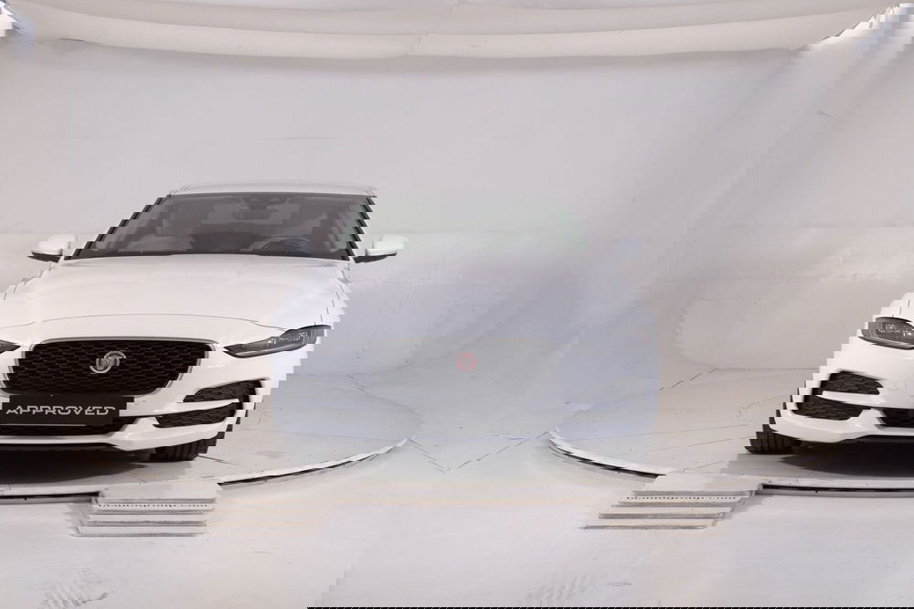 Jaguar XE usata a Torino (8)