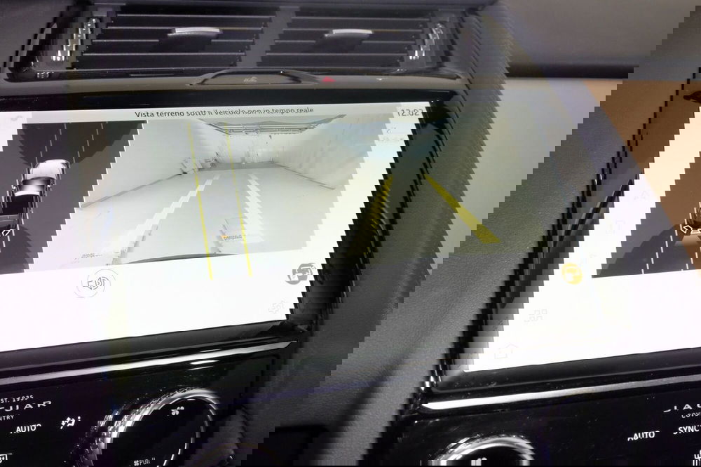 Jaguar E-Pace usata a Torino (16)