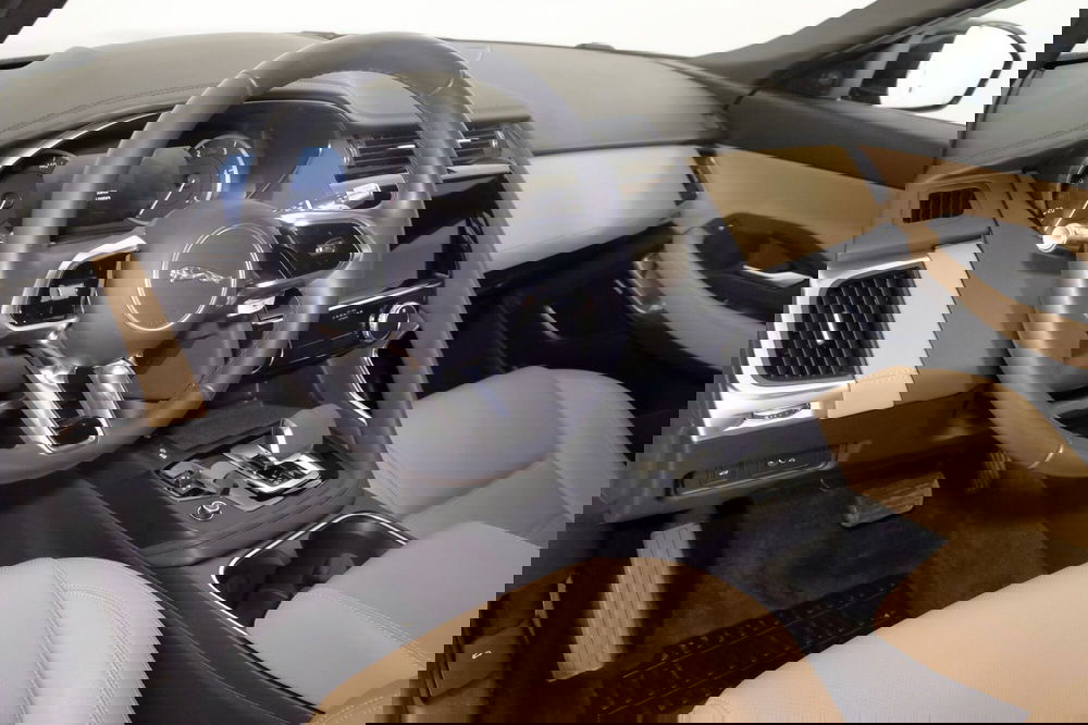 Jaguar E-Pace usata a Torino (17)